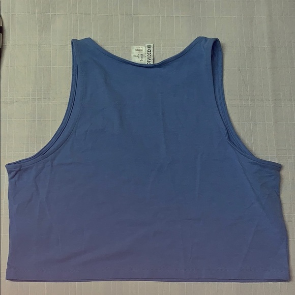 Crop top - Picture 3 of 3